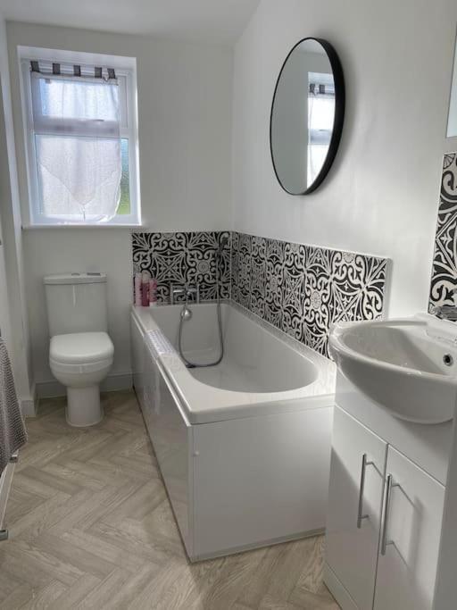 South Cottage - Garden, Views, Parking, Dogs, Cheshire, Walks, Family Adlington Exterior photo
